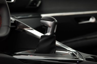 Yolcu vagonunda otomatik seçici kolu