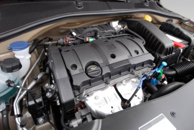 Bir yolcu vagonunda motor.