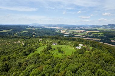 Harabe Gotik Ortaçağ kalesinin Trosky yataydan görünümünü. Liberec Region, Çek Cumhuriyeti. Orta Avrupa.