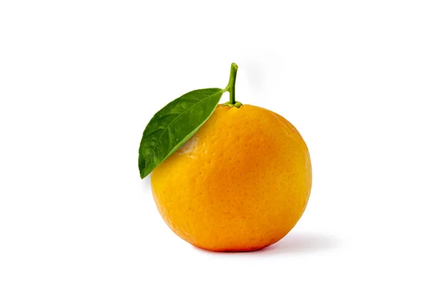 Pomerančové Plody Vysokým Vitamínem Zelenými Listy Izolované Bílém Pozadí Odstřihovací — Stock fotografie