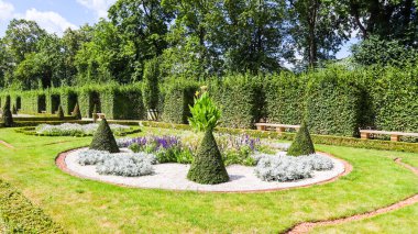 Varşova / Polonya - 04 Ağustos 2019: Royal Wilanow Sarayı ve garde