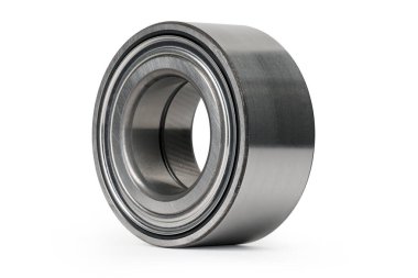 Metal bilyeyi beyaz arka planda yakın plan ile izole et. Dikey görünüm. Yüksek ayrıntı.