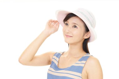 Gülümseyen genç kadın