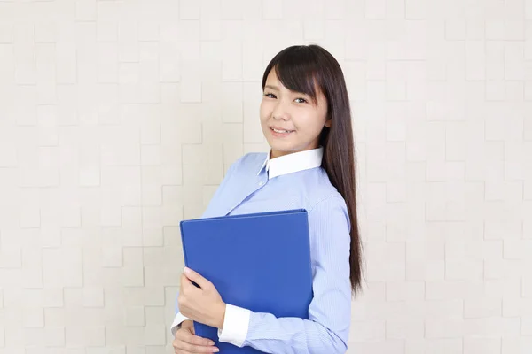 Escritório senhora sorrindo — Fotografia de Stock