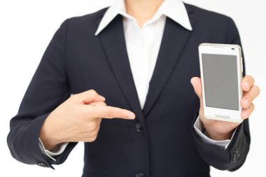bir akıllı telefon olan kadın