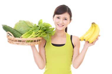 Gülümseyen genç kadın