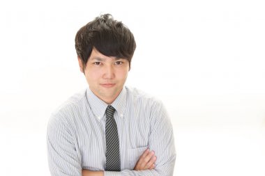 Asya işadamı gülümseyen