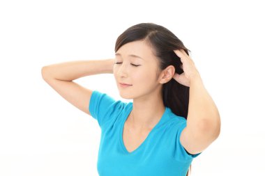 Kadının baş masajı yapması