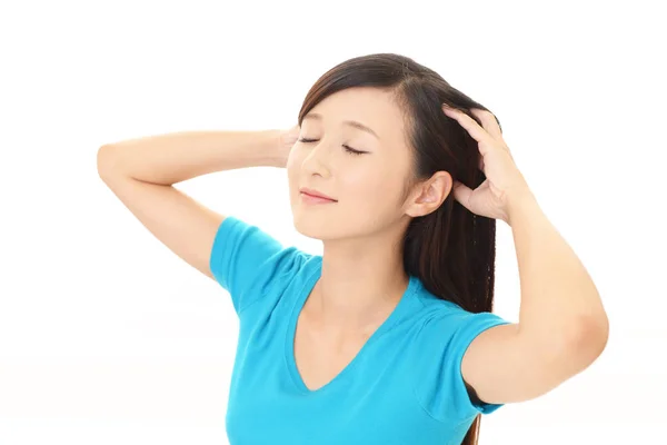 Kobieta robi masaż głowy — Zdjęcie stockowe