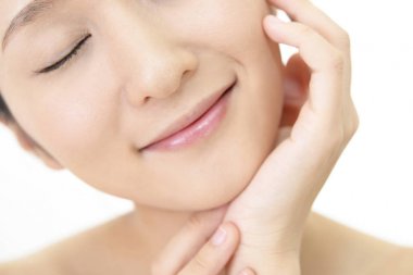 Rahat, güzel genç bayan.