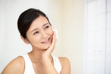 Rahat, güzel genç bayan..