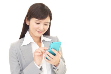 akıllı telefon arayan kadın