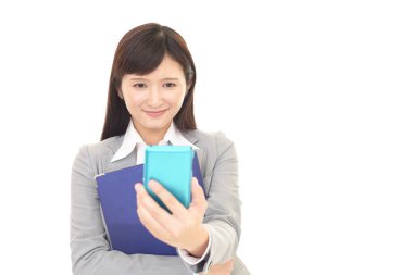 iş kadını ile akıllı telefon