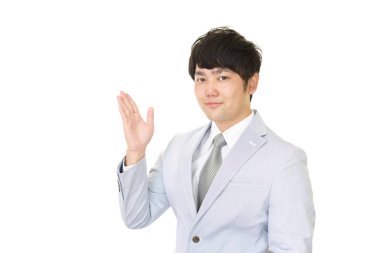 İş adamı yolu gösterir.