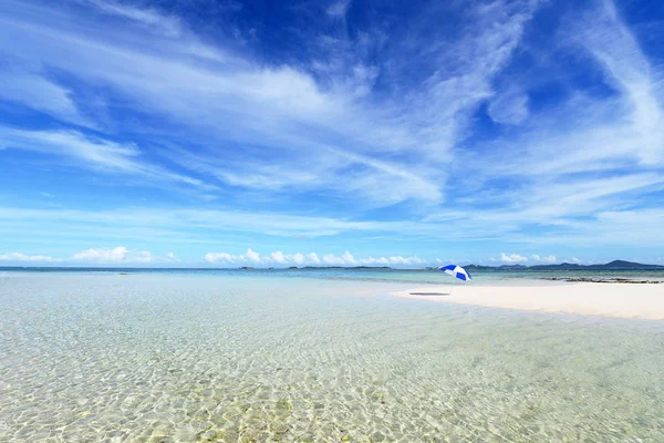 Hermosa playa en Okinawa — Foto de Stock