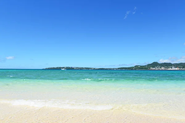 Okinawa güzel bir plaj — Stok fotoğraf