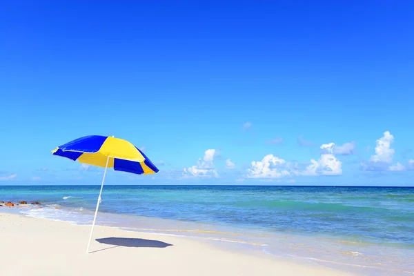 Hermosa playa en Okinawa — Foto de Stock