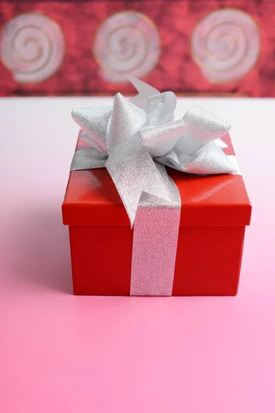 Confezioni regalo di lusso con nastro — Foto Stock