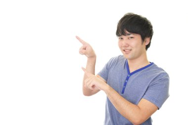 Asyalı adam işaret