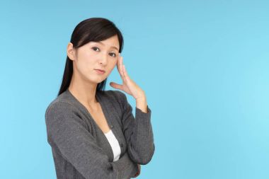 Endişelenen kadın.