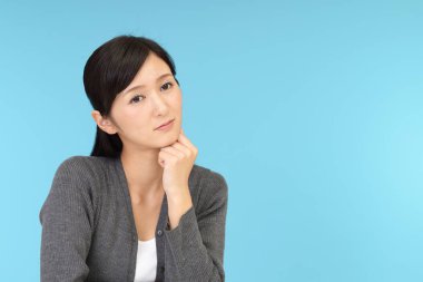 Endişelenen kadın.