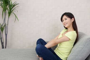 Rahat, güzel genç bayan..