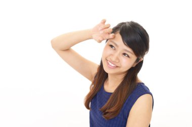 Gülümseyen genç kadın