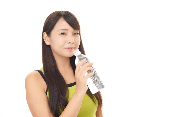 Vrouw Drinken Van Een Fles Water — Stockfoto