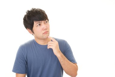 Huzursuz görünen adam portresi