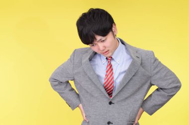 yorgun ve stresli Asya iş adamı