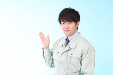 Gülümseyen Asya alt yol gösterir