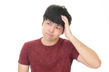 Huzursuz görünen adam portresi