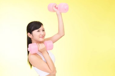 Egzersiz olduğunu kadın 