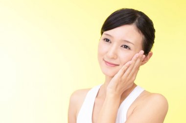 Asyalı güzel bir kadının portresi.