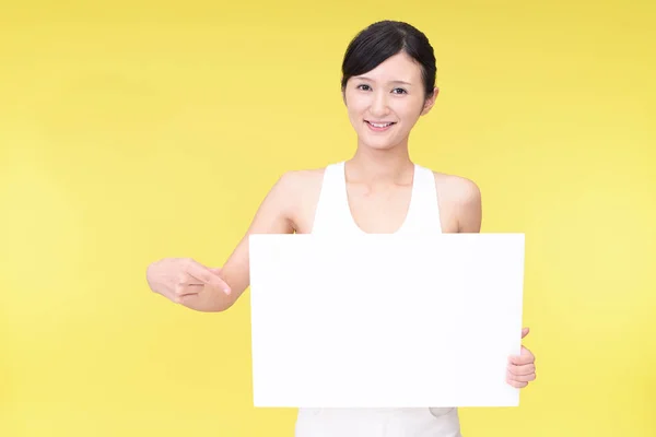 Leende Kvinna Med Whiteboard — Stockfoto