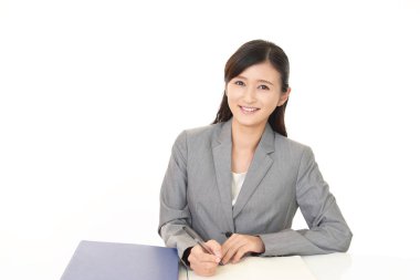 İzole üzerinde beyaz arka plan gülen hanım