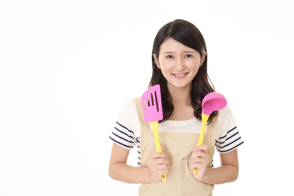 Sonriente Asiática Ama Casa Con Kitchenwares —  Fotos de Stock