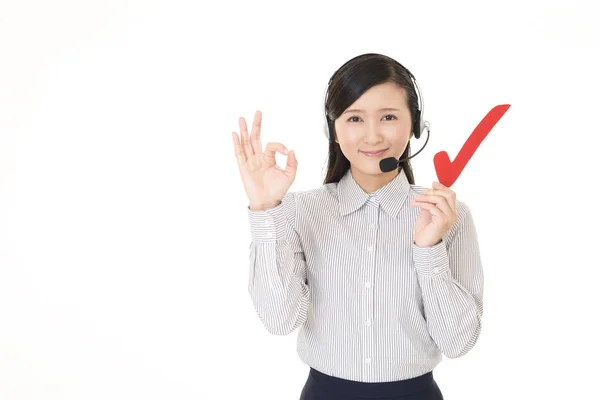 Operador Call Center Sorridente Com Uma Marca Seleção — Fotografia de Stock