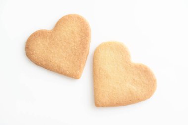 Beyaz arka planda izole edilmiş lezzetli kurabiyeler