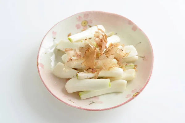 หอยเชลล ดองบนโต ะอาหาร — ภาพถ่ายสต็อก
