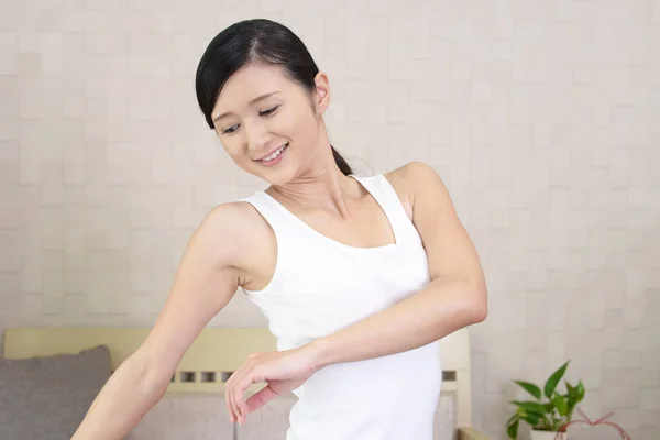 Beautiful Woman Doing Stretch — Stock Photo, Image