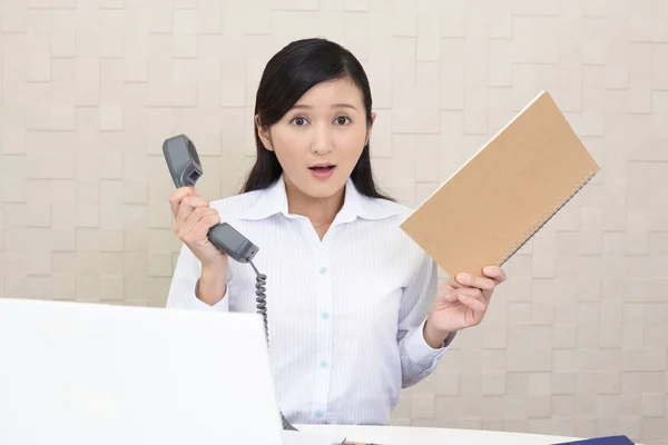 Surprised Asian Business Woman — Stock Photo, Image