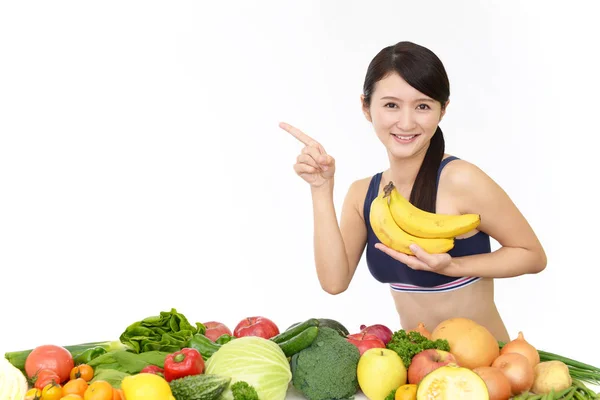 Lachende Vrouw Met Groenten Fruit — Stockfoto