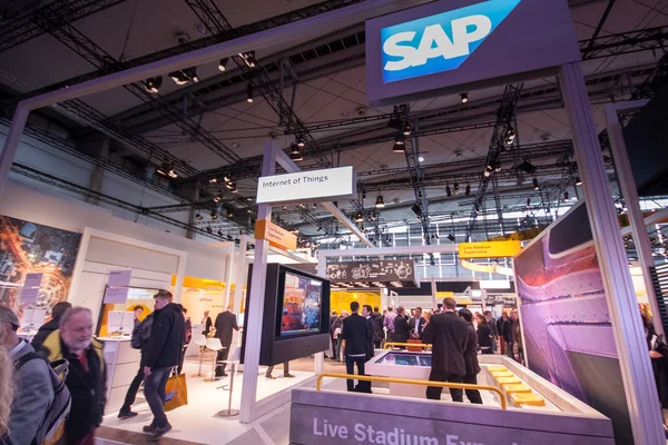 HANNOVER, JERMANY - MARCH 14, 2016: Perusahaan SAP Booth di CeBIT acara perdagangan teknologi informasi di Hannover, Jerman pada 14 Maret 2016 — Stok Foto