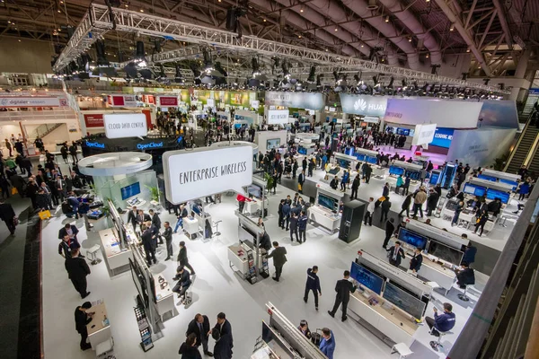 HANNOVER, ALEMANHA - MARÇO 15, 2016: Hall 2 na feira de tecnologia da informação CeBIT em Hannover, Alemanha, em 15 de março de 2016 — Fotografia de Stock