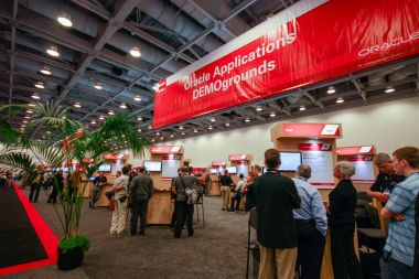 San Francisco, Ca, ABD - 2 Ekim 2012 - Oracle uygulamaları demoground standında sergi salonu Oracle Openworld Konferansı San Francisco, Ca 2 Ekim 2012 tarihinde Moscone convention center