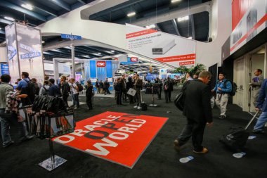 San Francisco, Ca - 4 Ekim 2011: Oracle Openworld konferans Moscone Center'da 4 Ekim 2011 tarihinde San Francisco, Ca, sergi salonu