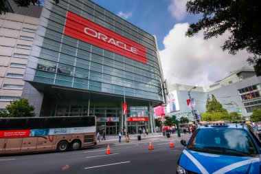 San Francisco, Ca, Amerika Birleşik Devletleri - 4 Ekim 2011: Katılımcı Oracle açık dünya konferans git Moscone Center West için 4 Ekim 2011 tarihinde San Francisco, Kaliforniya, ABD