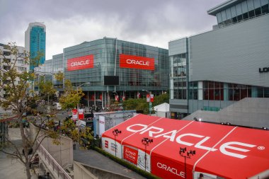 San Francisco, Ca, Amerika Birleşik Devletleri - 19 Eylül 2010: Katılımcı Oracle açık dünya konferans git Moscone Center West için 19 Eylül 2010 tarihinde San Francisco, Kaliforniya, ABD