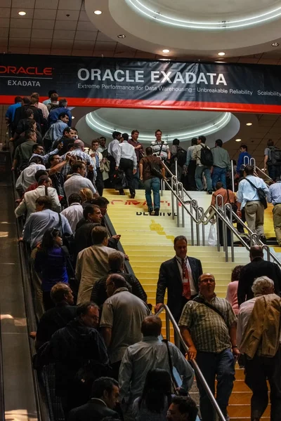 SAN FRANCISCO, CA, EUA - SEPT 23, 2008: Entrada principal para a conferência Oracle OpenWorld no centro de convenções Moscone em 23 de setembro de 2008 em São Francisco, CA — Fotografia de Stock